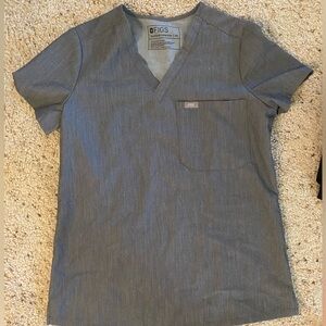 Figs gray Catarina scrub top in size XS